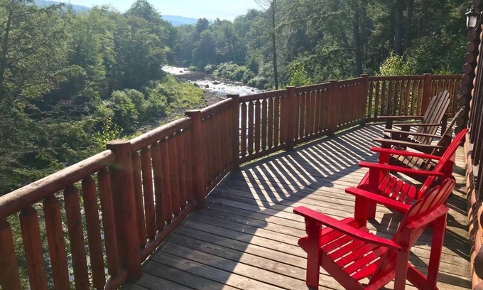 Hunter House | Big Timber Lodge - Hunter Mountain's Best Getaway!