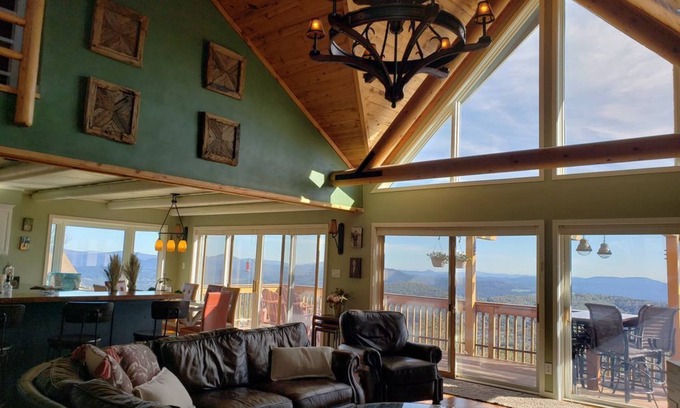 Blowing Rock House | Big Views! Between Blowing Rock and Boone.