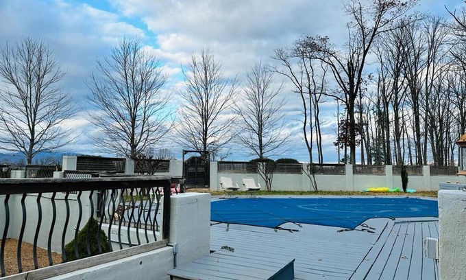 Ruckersville House | Big Views Farmhouse w Pool Near Charlottesville
