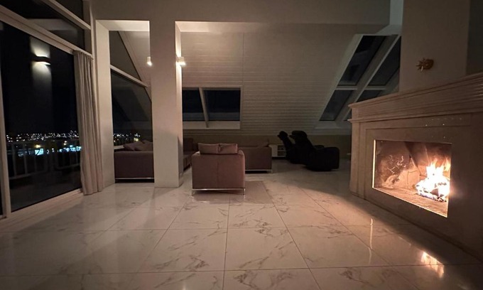Arbær Villa | Big Villa centrally located in Reykjavik