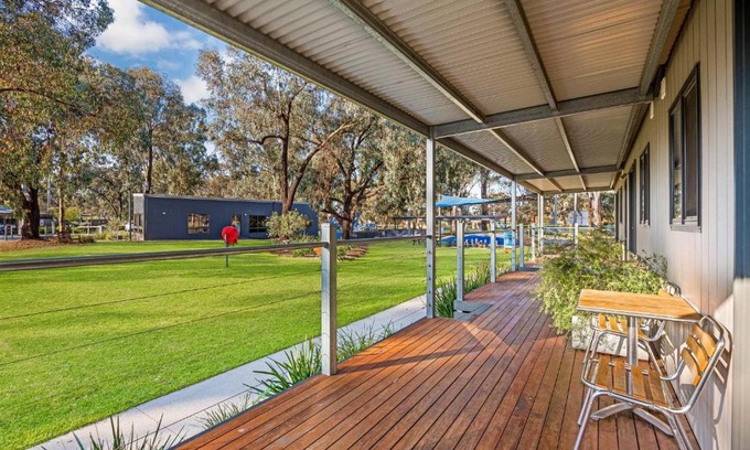 Marong Hotel | BIG4 Bendigo Marong Holiday Park