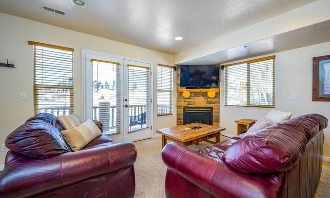 Eden Condo | Bigfoot's Alpine Retreat MH710| Pool |Sauna | Gym
