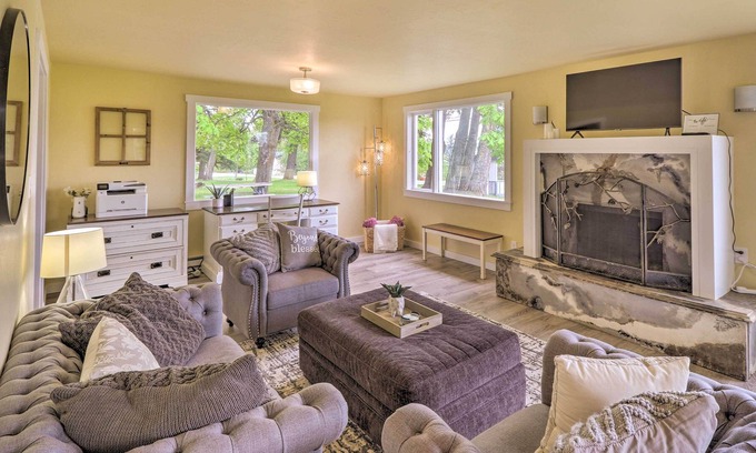 Bigfork House | Bigfork Home w/ Mtn Views - Close to Lake!