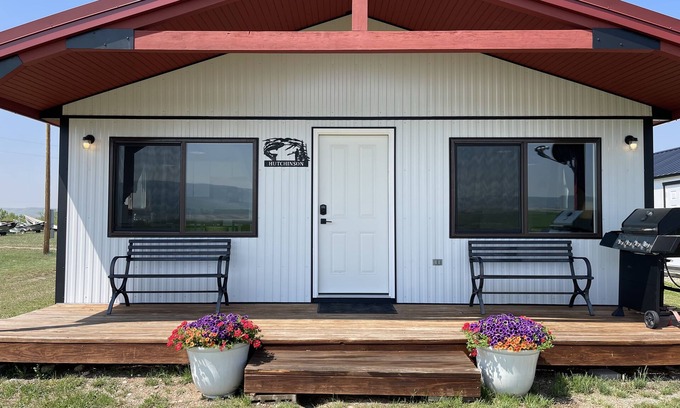Fort Smith Cabin | Bighorn Mountain View Cabin