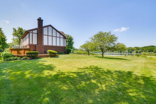 Prospect Heights House | Bike and Kayak Lakefront Prospect Heights Home