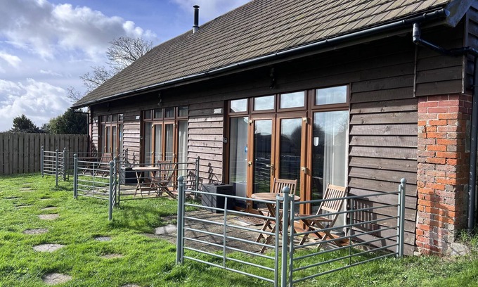 Newport Cottage | Bike Shed, 1-bed Cottage, Sleeps 2, Pet Friendly