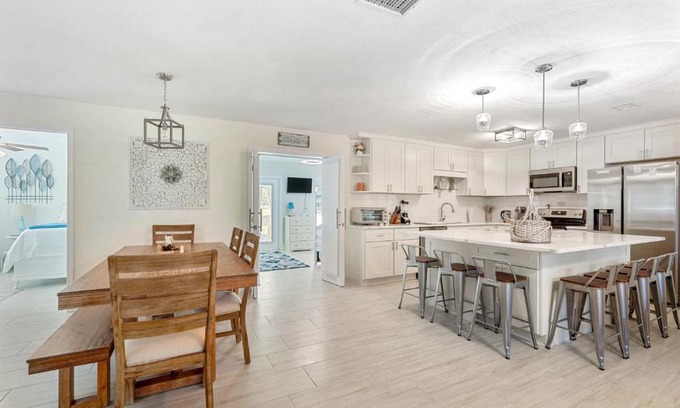 Lecanto House | Bikes, Yard and Fire Pit at Upscale Lecanto Home!
