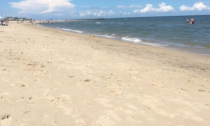 Buckroe Beach House | Bikini Bottom, 2 blocks from the bay. Family cottage, couples hideaway