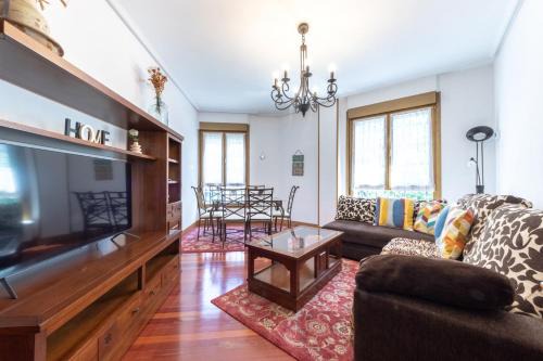 Barakaldo Apartment | Bilbao BEC with parking by Aston Rentals