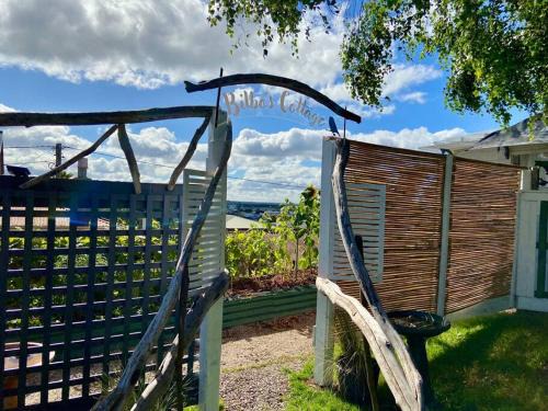 Smithton Villa | Bilbos Cottage at Little Bird