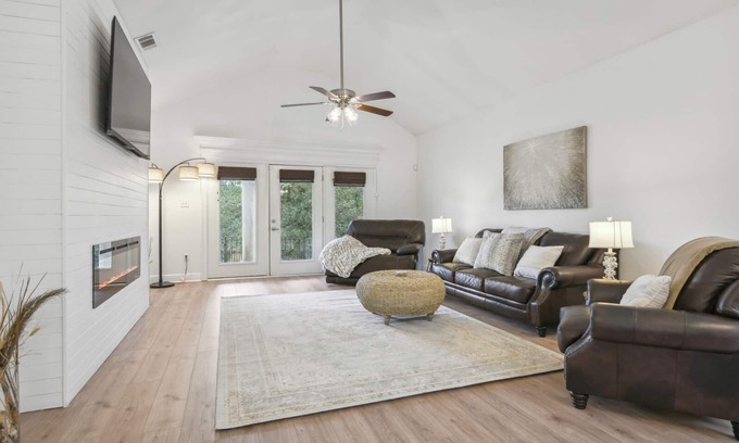 St. Martin House | Biloxi Waterfront House With A View (Downtown Biloxi, Ocean Springs & Keesler)