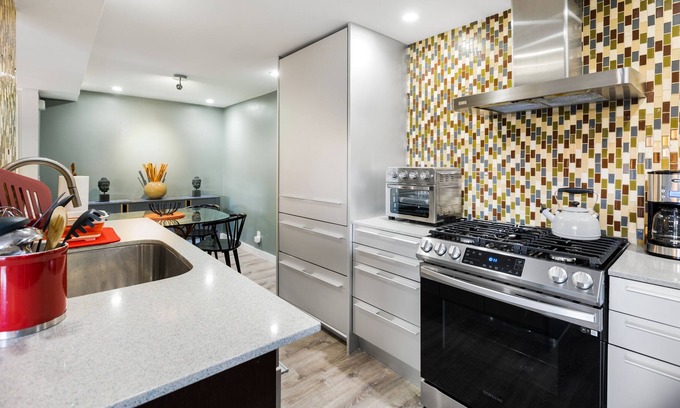 Deepwell Estates Condo | Biltmore III #127 - Palm Springs Condo