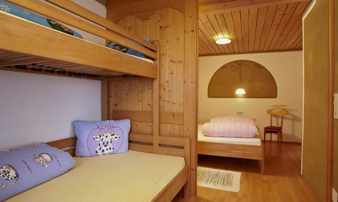 Eberstein House | Bionest III - Familienzimmer - Biolandhaus Arche