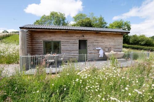 Caersws House | Birch Banc Retreats - Glyn-Haul, New Enc Decking