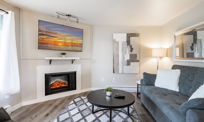 Birch Bay Condo | Birch Bay Charming Condo with Hot Tub - 109
