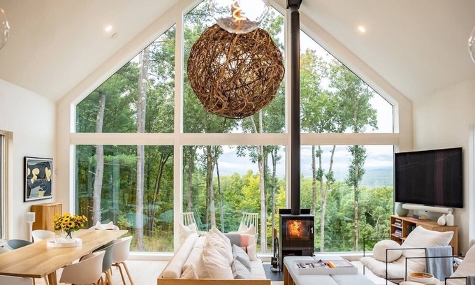 Leeds House | Birch & Buck - Stunning Views near Hudson & Hunter
