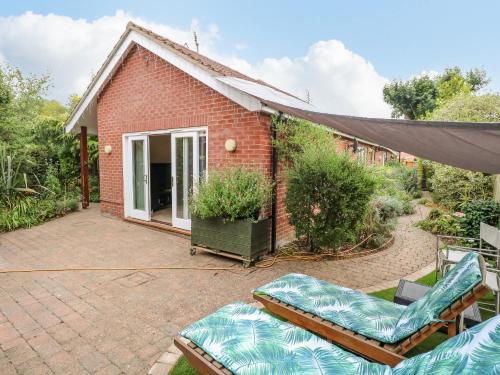 Brundall House | Birch Cottage