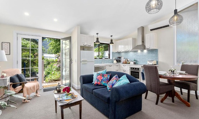 Cradoc Bed & Breakfast | Birch Lane