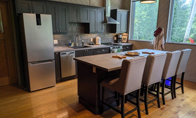 Colborne House | Birch View Studio - Luxury Guesthouse in Brighton, Ontario