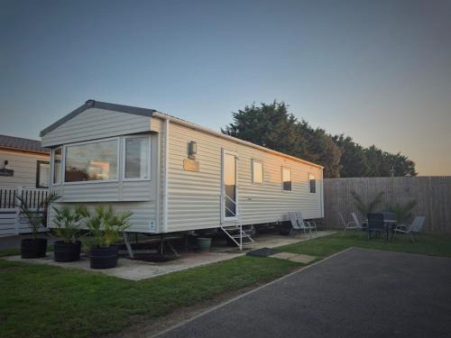 Isle of Thanet House | Birchington Vale Trieste - Sleeps 8, pet friendly & Family friendly