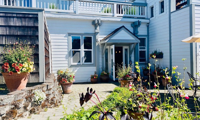 Friday Harbor Hotel | Bird Rock Hotel