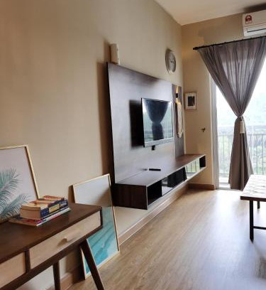 Bandar Puncak Alam House | Bird's Nest Homestay Resort Living Style