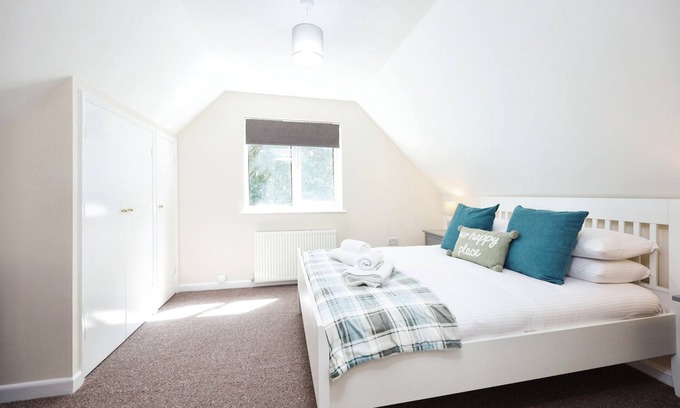 Bembridge Cottage | Birdham Four - sleeps 4 guests in 2 bedrooms