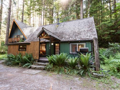 Glacier House | Birdhouse Cottage