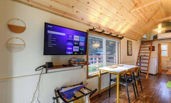 Eugene House | Birdhouse: country living close to everything