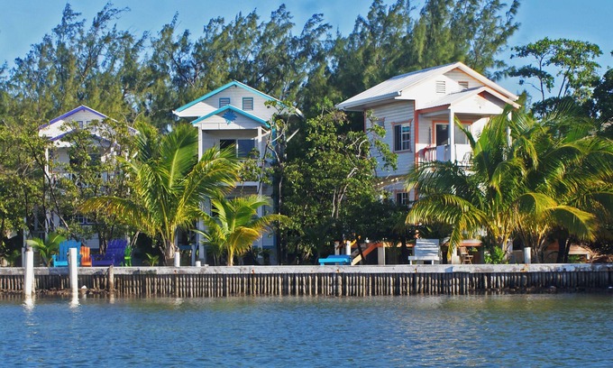 Caye Caulker Cottage | Birdhouses Woodpecker is a very unique place in the sunset side of the island.