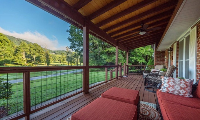 Black Mountain House | Birdie View | Pet-friendly | View of Black Mtn. Golf Course