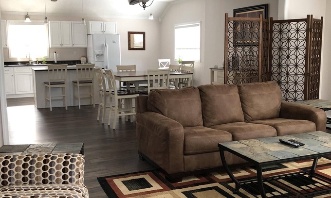 Westfield Apartment | Birds' Eye- 3/2 - Walk to dining etc., A/C, Wi-Fi, Smart TV, Patio.