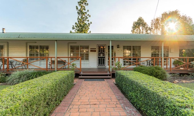 Yungaburra House | Birds 'n' Bloom Cottages