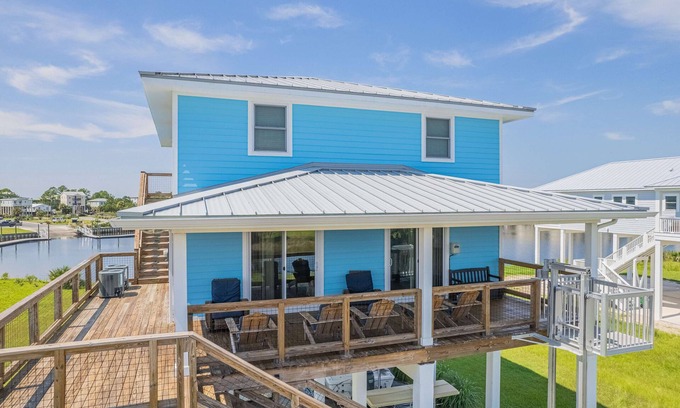 Crawfordville House | Bird’s Up Retreat-Gulf Front Home at Shell Point Beach