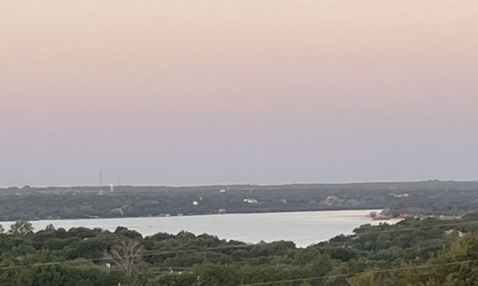Granbury House | Birdsong Cottage - A gorgeous lake view cottage