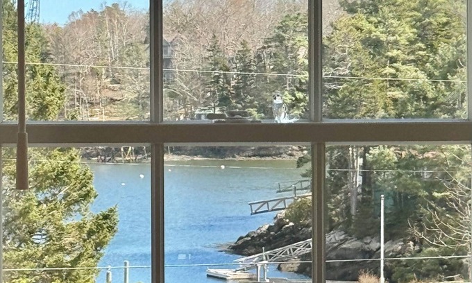 Isle of Springs House | Birdsong Landing: Luxurious Coastal Farmhouse with Stunning Views and Dock!