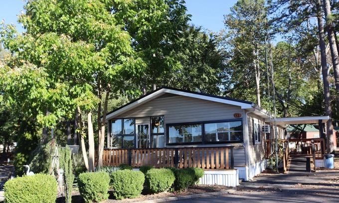 Holladay Cottage | Birdsong Resort Cottage #12 View of KY Lake - Camden TN