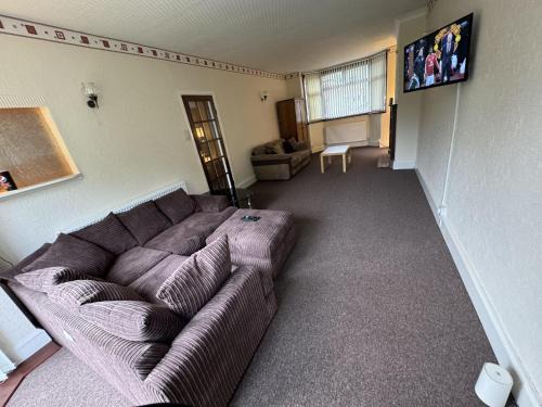 Seisdon House | Birmingham Blissful Retreat - 3 Bedrooms