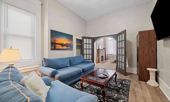 South Side Flats Apartment | Birmingham Bridge Beauty Cozy Stay Near Downtown