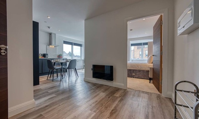 Bloxwich Apartment | Birmingham Business & Staycation Haven Ideal for 4 Guests