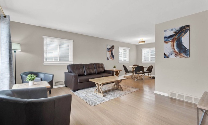 Birmingham House | Birmingham Retreat - Relax & Enjoy