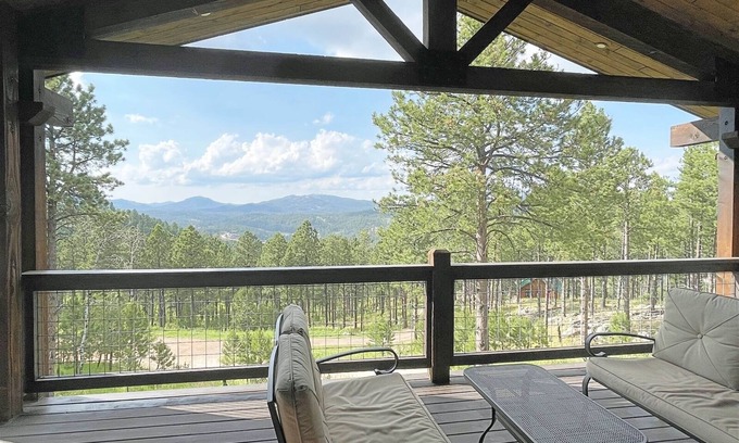 Hill City House | Bishop Mountain Lookout | 3 Bed, 2 Bath