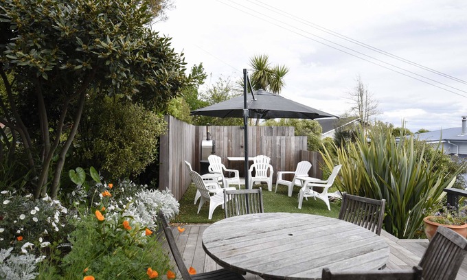 Nelson House | Bisley Beach House - 3 minutes walk to Tahunanui Beach
