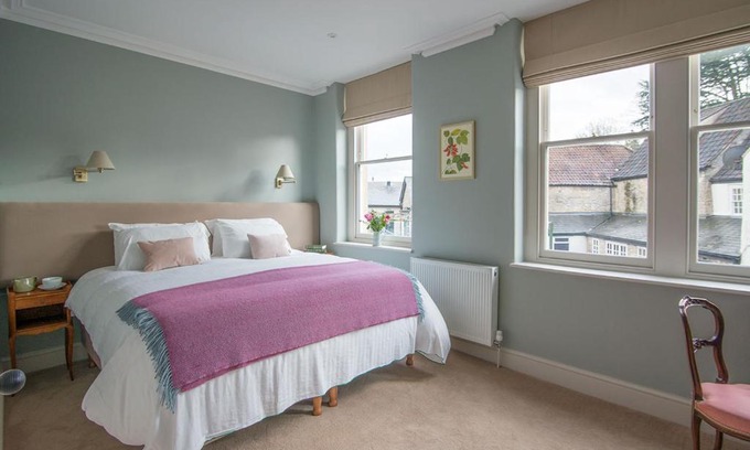 Frome Bed & Breakfast | Bistro Lotte