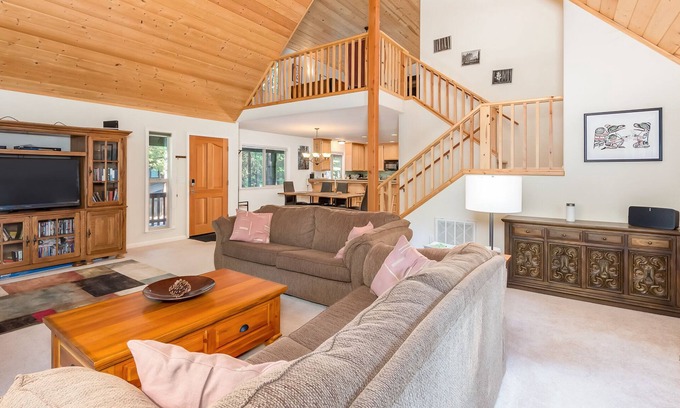 Arnold Cabin | Bjornen Hus - Updated Dorrington Cabin with Game Room - Kid Friendly Cabin!