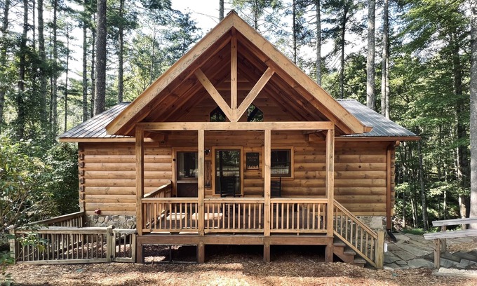 Cherry Log Cabin | Black Bear Hollow, your perfect 2bed 2bath escape in Cherry Log, Georgia!