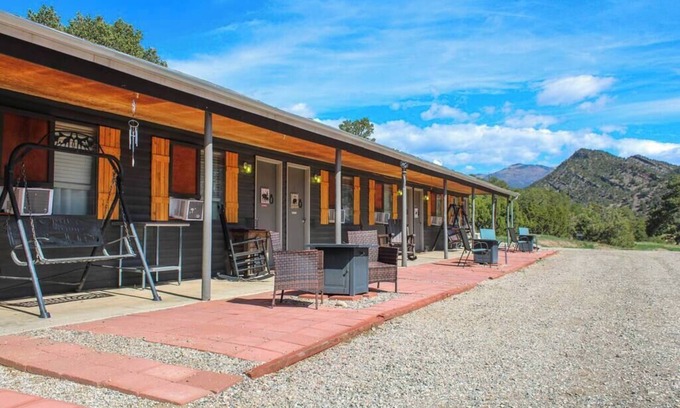 Howard House | Black Bear Lodge 5 Su