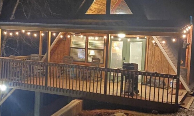 Robbinsville House | Black Bear Run- Pets Allowed!