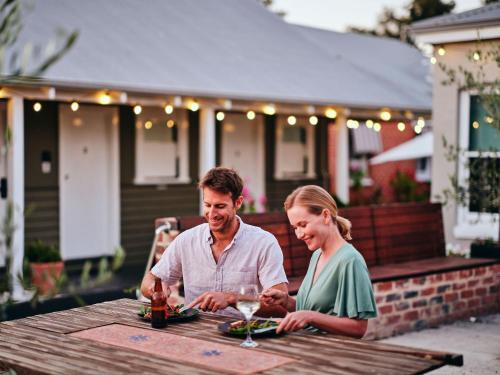 Collie Hotel | Black Diamond Lodge