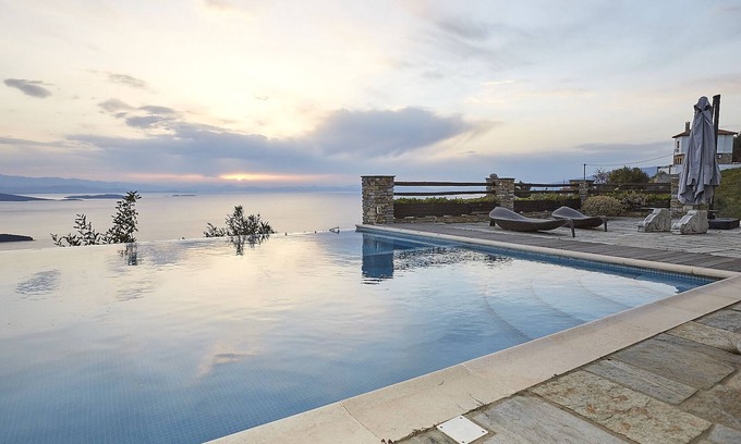 Kali Vrysi Villa | Black Diamond Luxury Unique Villa Pelion